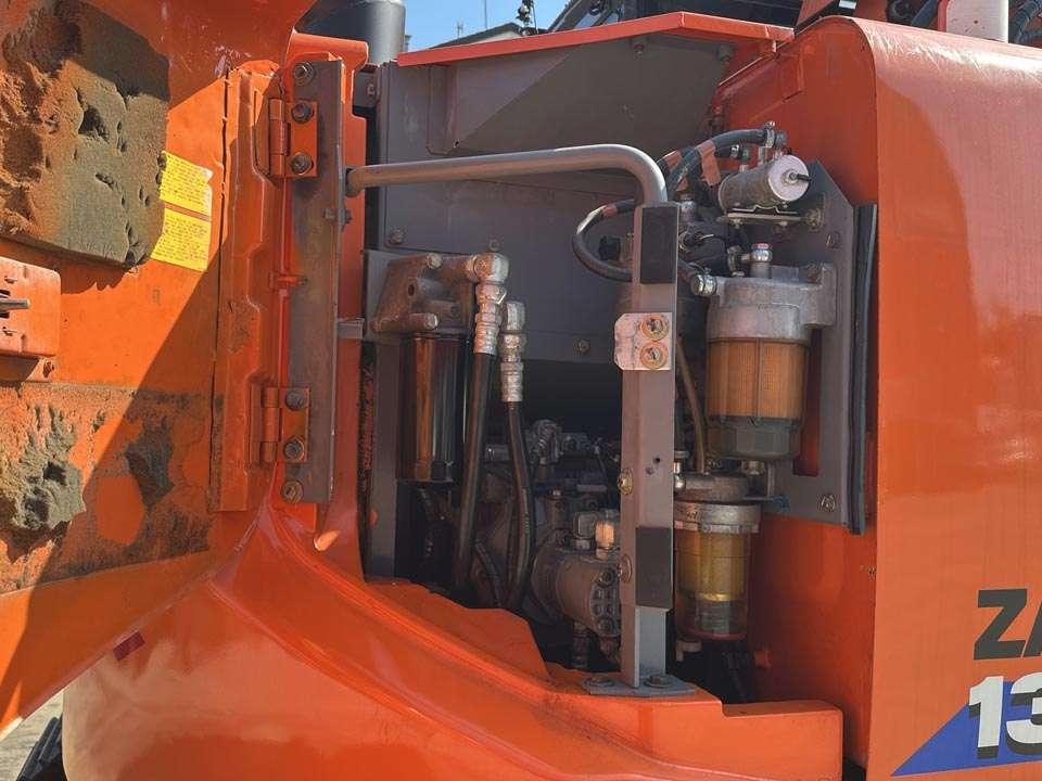 Hitachi ZX135US-5B TUNNELING Photo 9