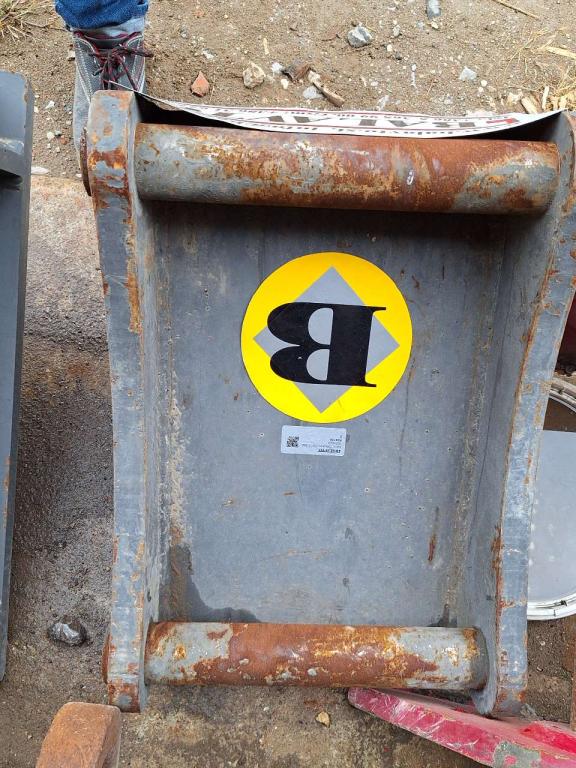S60 for 12-18 ton excavators Attachment plate Photo 2