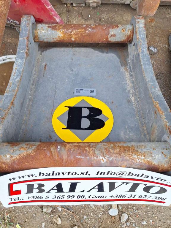 S60 for 12-18 ton excavators Attachment plate Photo 3