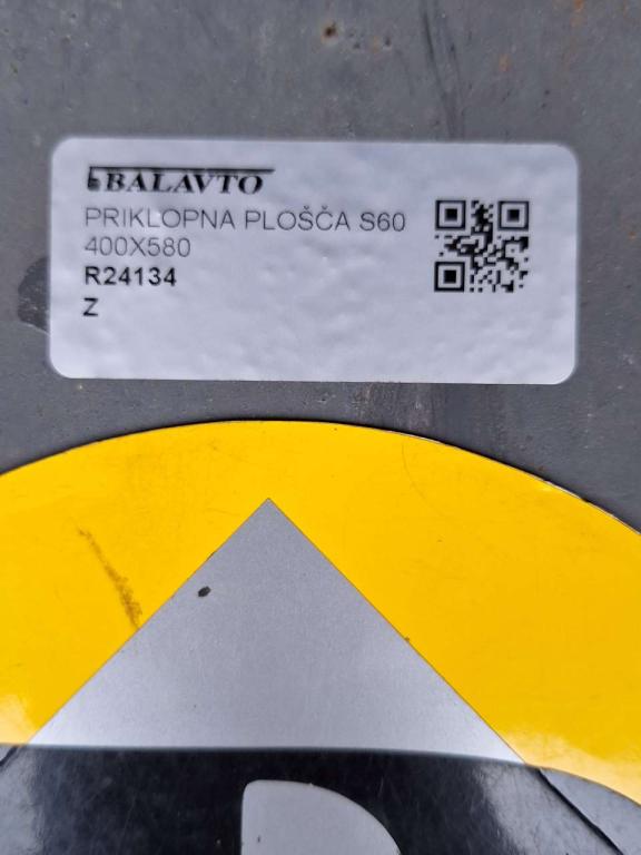 S60 for 12-18 ton excavators Attachment plate Photo 4