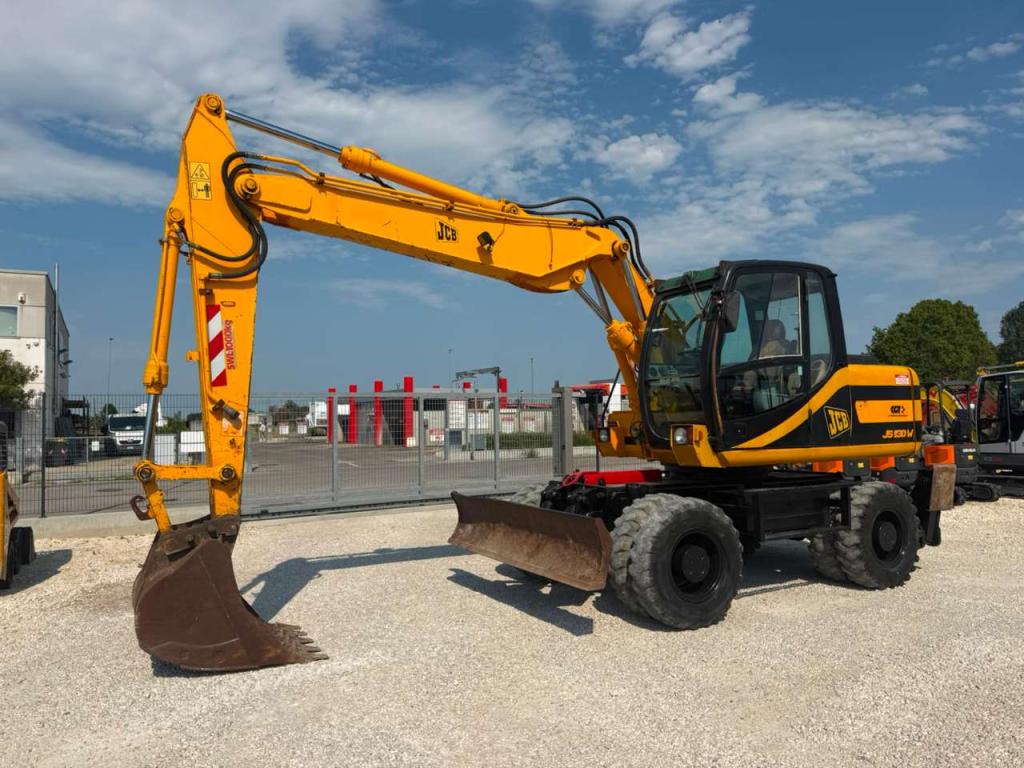 JCB JS130W Photo 1