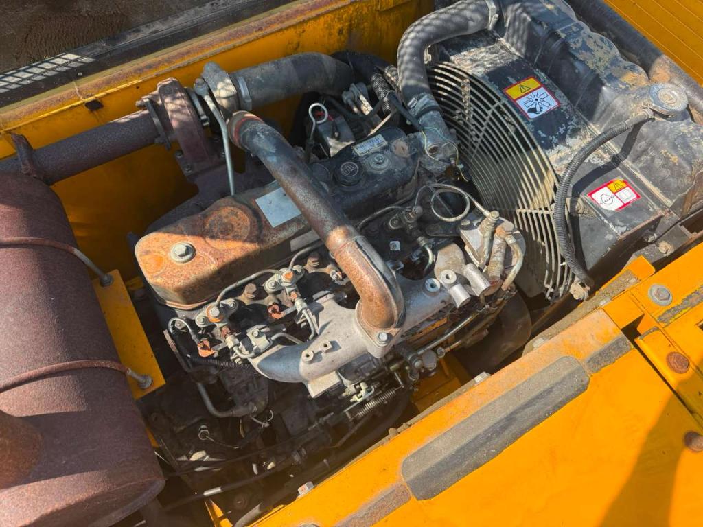 JCB JS130W Photo 17