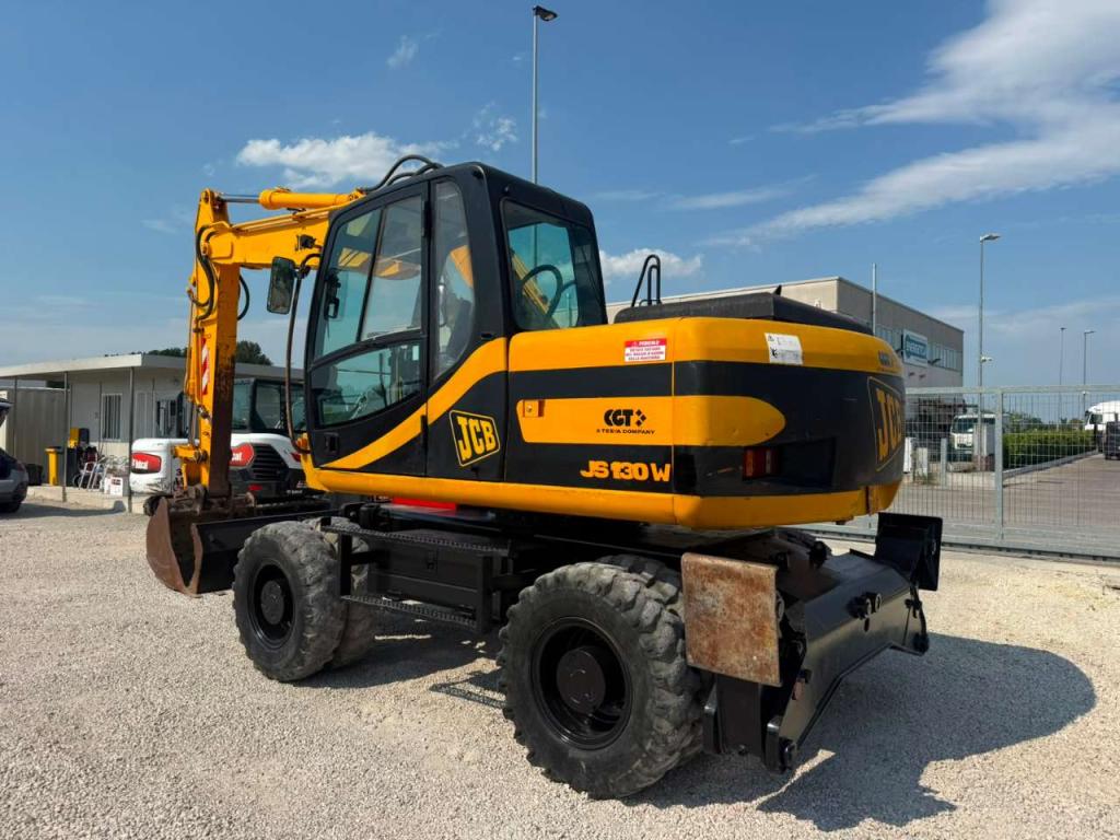JCB JS130W Photo 3