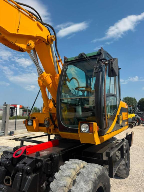 JCB JS130W Photo 5
