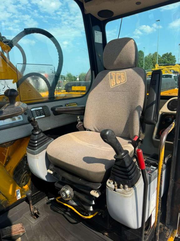 JCB JS130W Photo 7