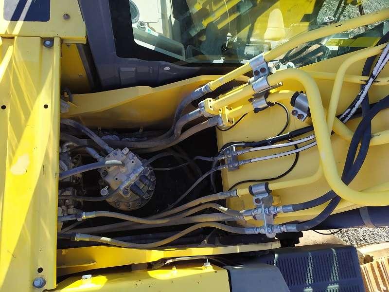 New Holland E265 Photo 6