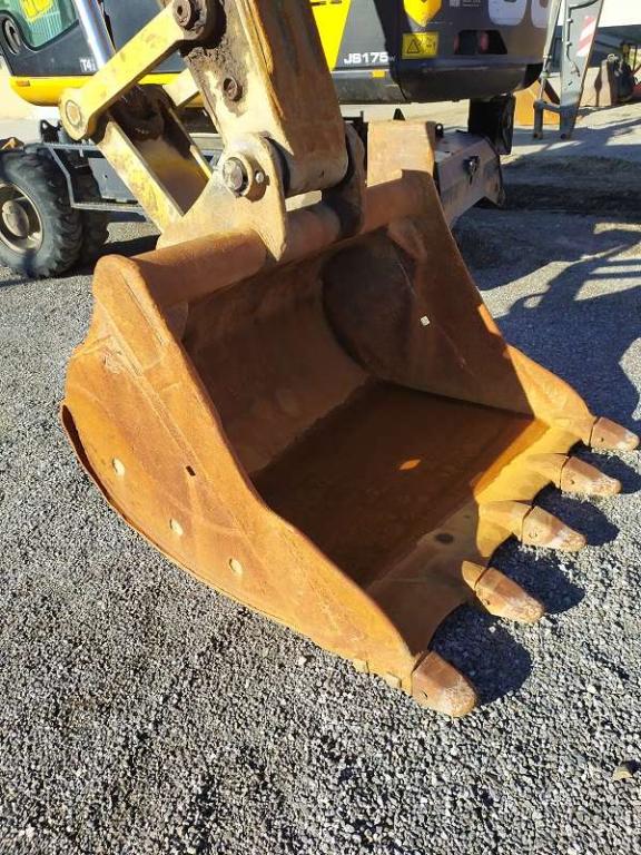 New Holland E265 Photo 7