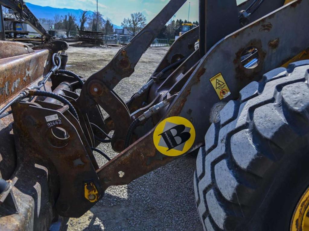 Volvo L70B Photo 8