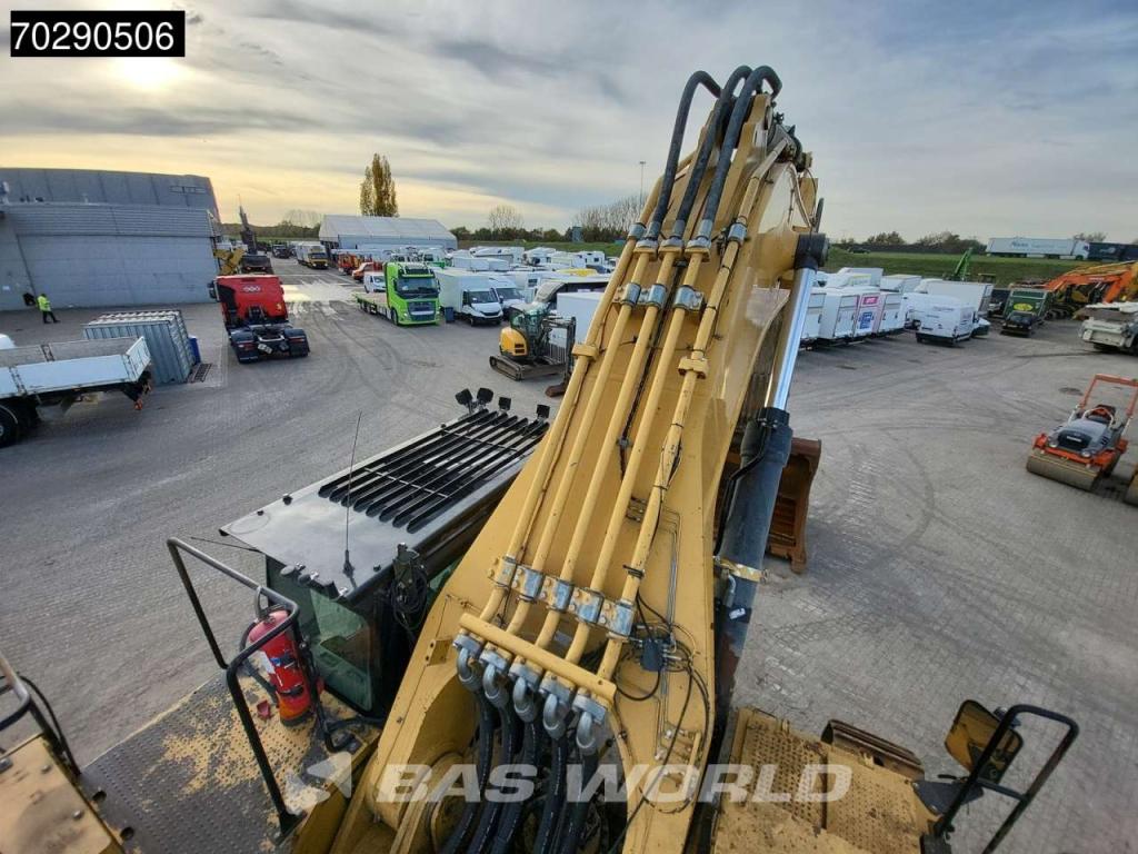 Caterpillar 390 D L Photo 13