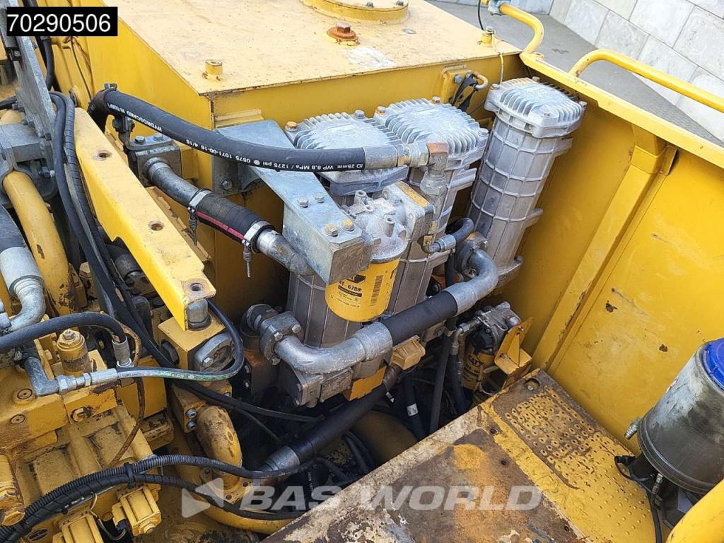 Caterpillar 390 D L Photo 15