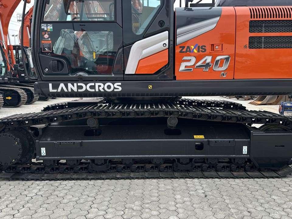 Hitachi ZX240N-7 Photo 7