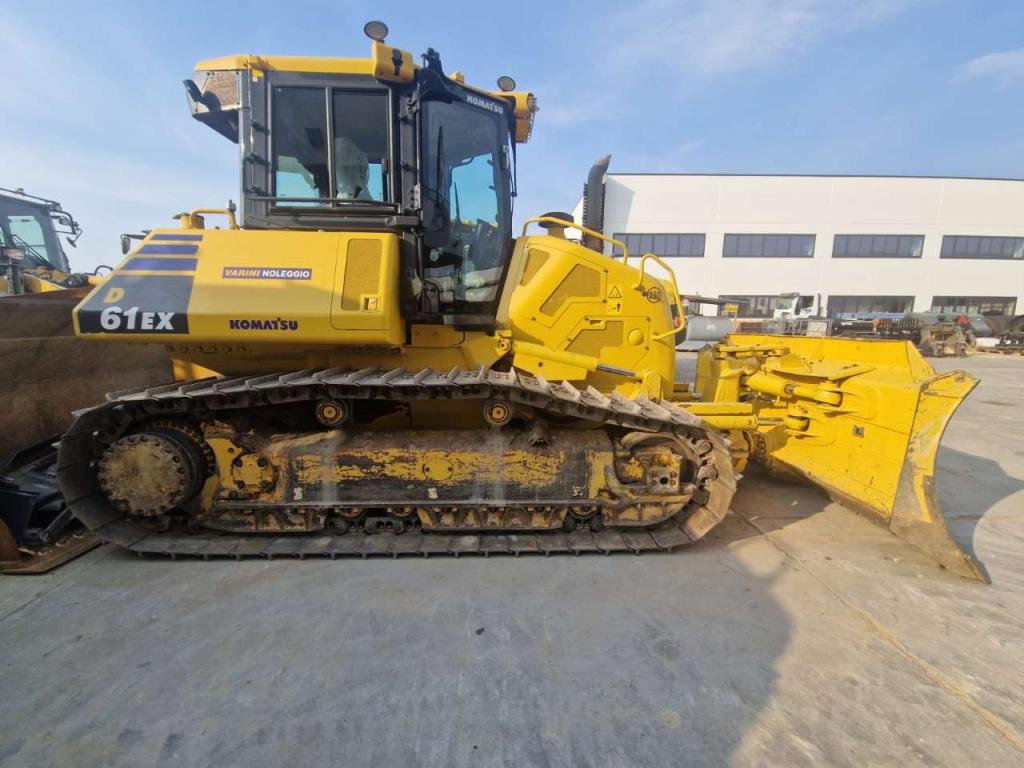 Komatsu D61EX-24 Photo 8