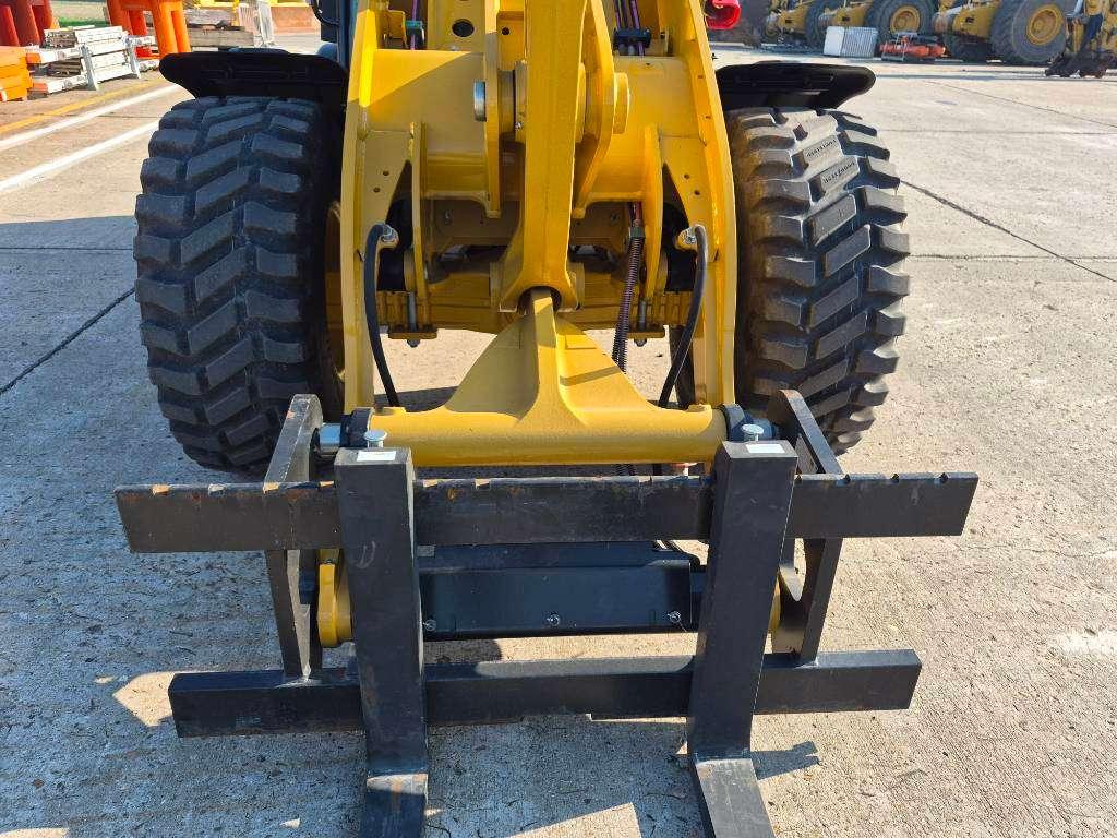 Caterpillar 906 Photo 15
