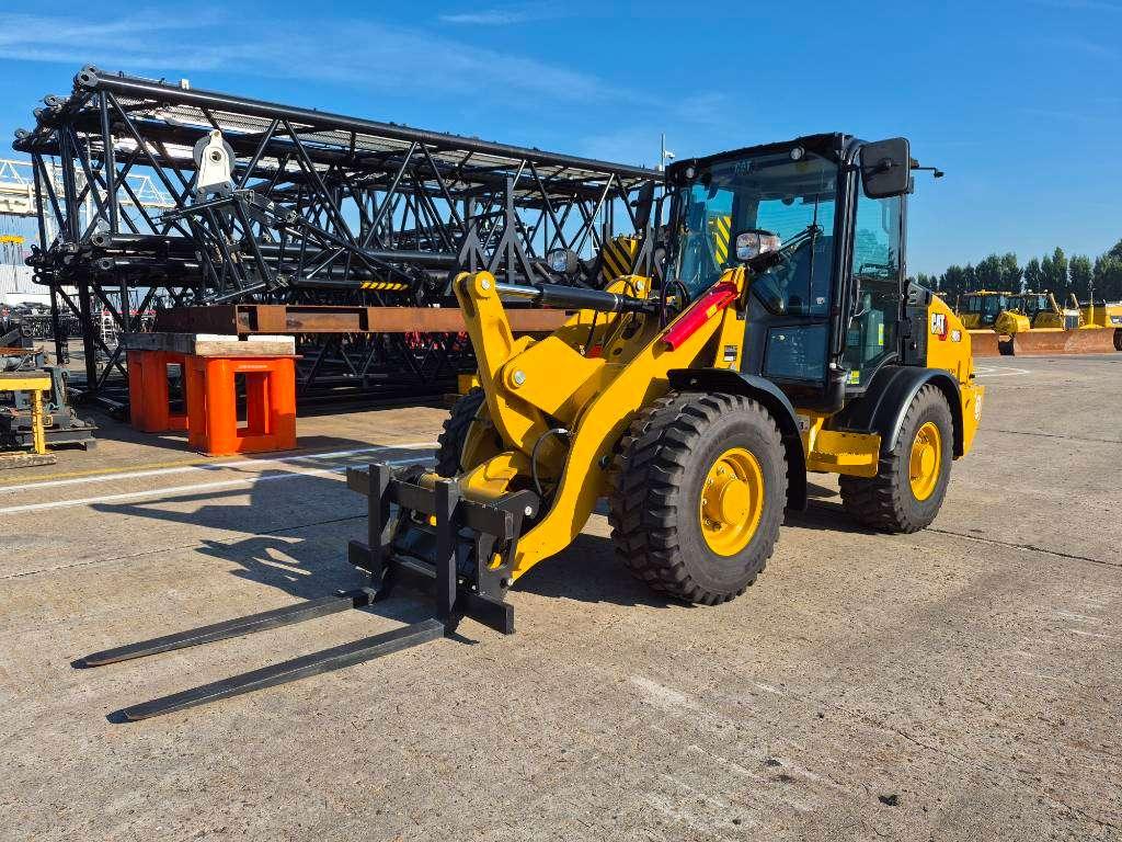 Caterpillar 906 Photo 2