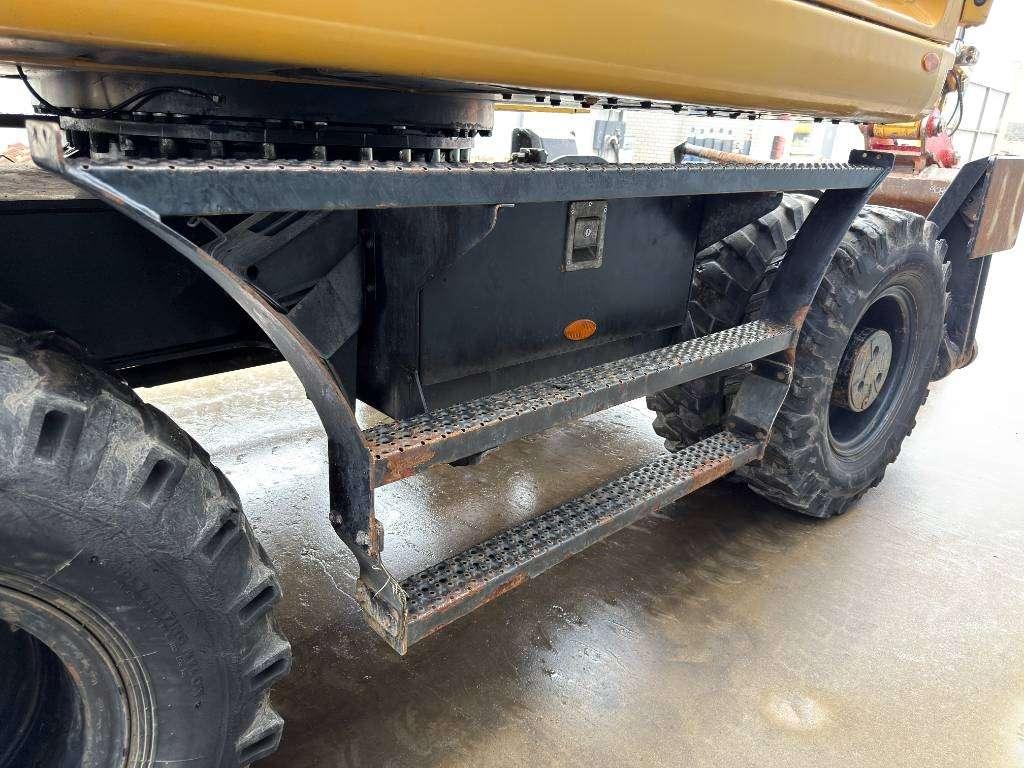 Caterpillar M318F Photo 14