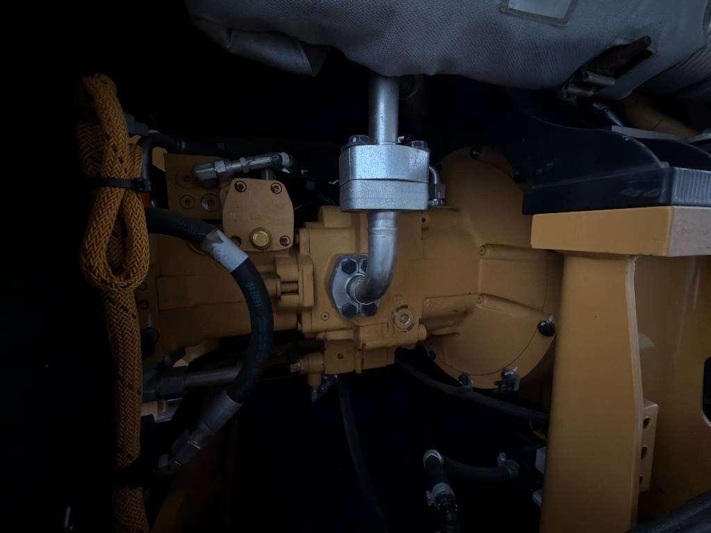 Caterpillar M318F Photo 26