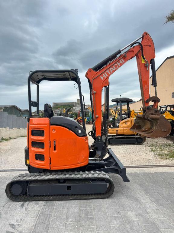 Hitachi ZX26U Photo 1