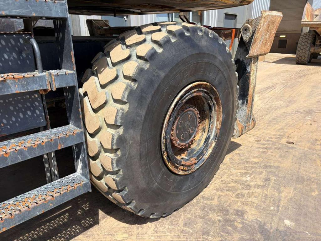 Caterpillar M325DMH Photo 17