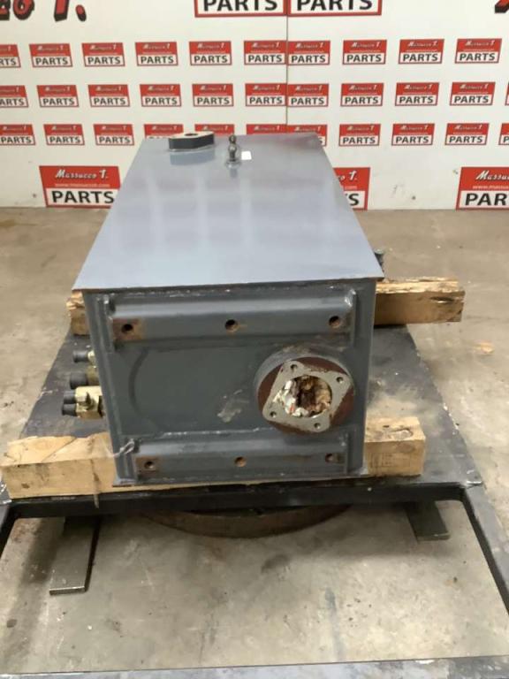 Réservoir de huile pour Komatsu PC228-3 Photo 4