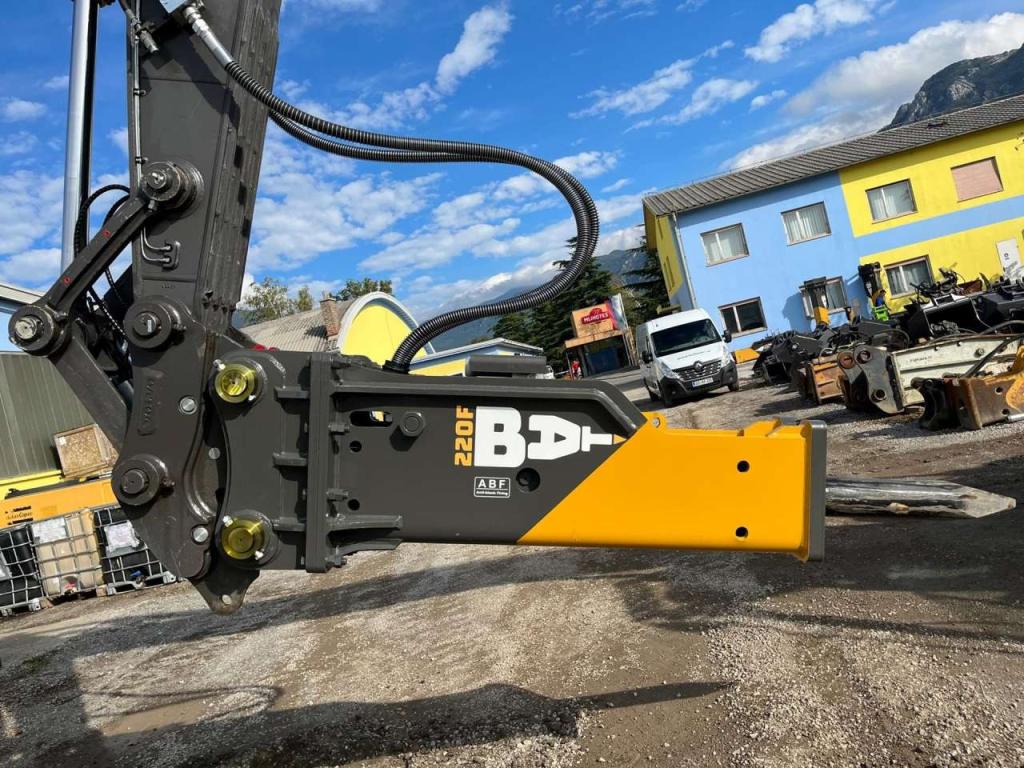 Other manufacturers BAT 220F Photo 7