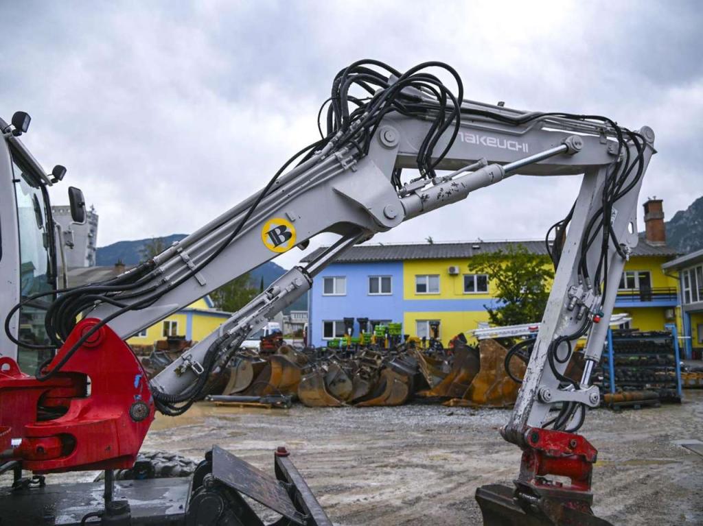 Takeuchi TB175W Photo 12