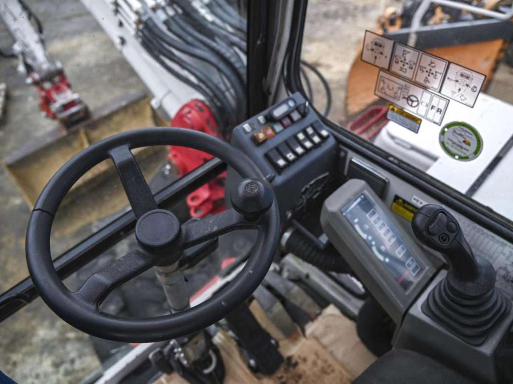 Takeuchi TB175W Photo 27