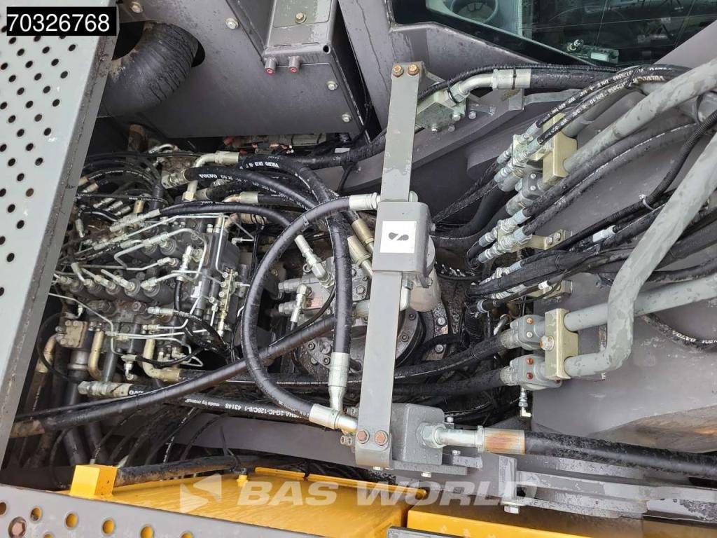Volvo EC250 E L Photo 16