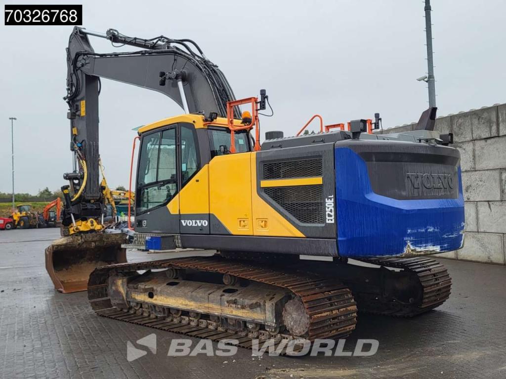 Volvo EC250 E L Photo 2