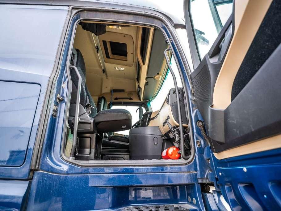 Mercedes-Benz ACTROS 1846 BLS +ADR Photo 18