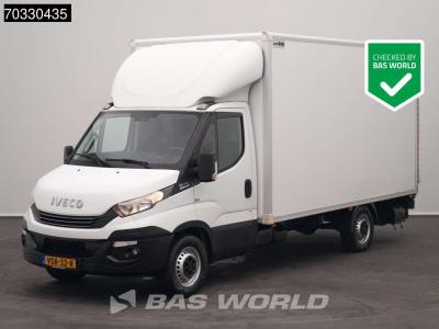 Iveco Daily 35S14 Automaat Laadklep Zijdeur Bakwagen Airco Cruise Lat om Lat D'Hollandia Euro6 Meubelbak en vente par BAS World B.V.