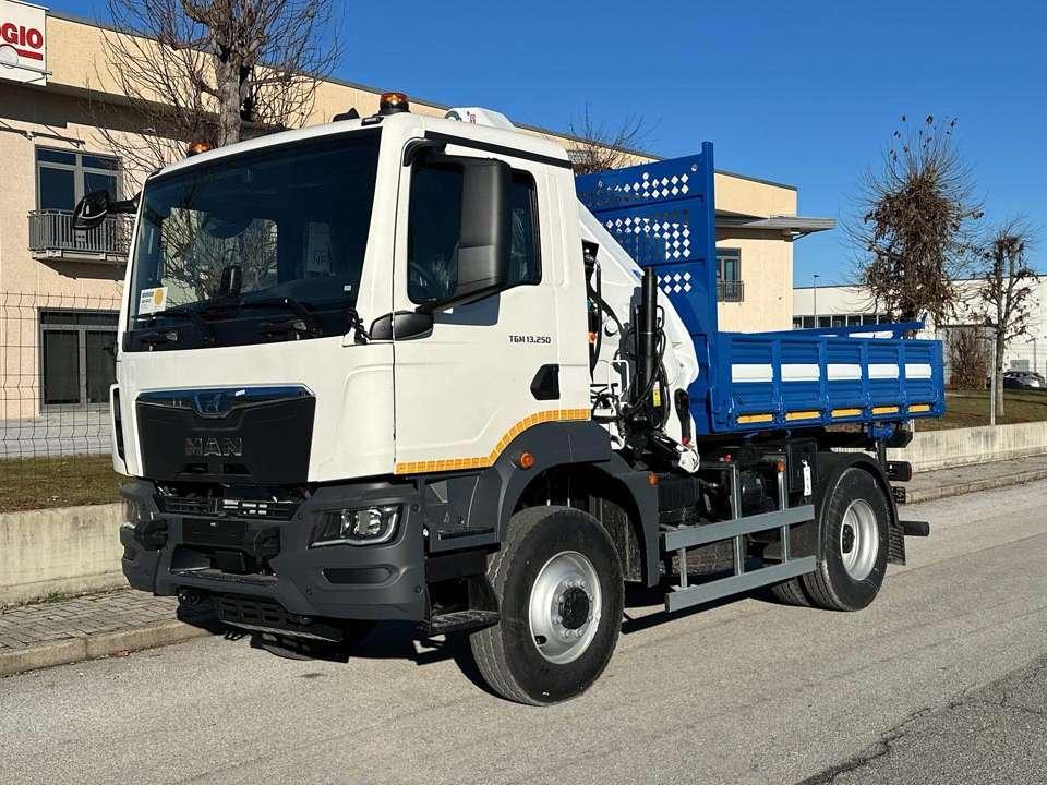 Man TGM 13.250 4x4 Photo 1