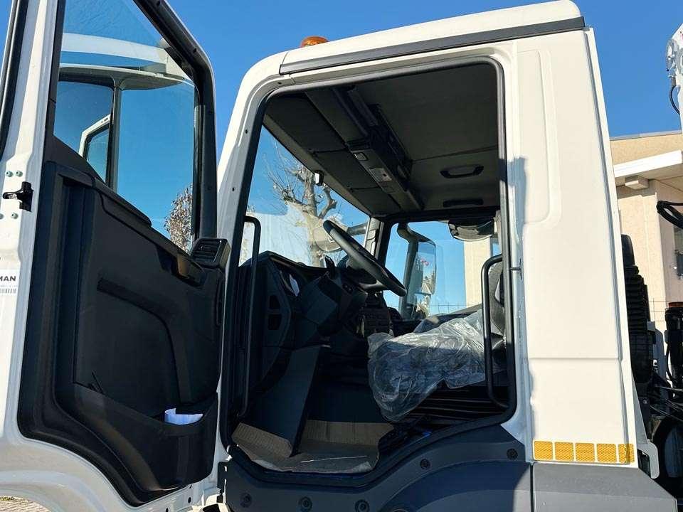 Man TGM 13.250 4x4 Photo 16