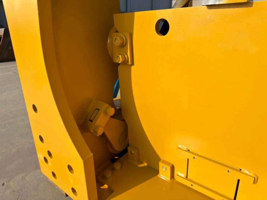 Caterpillar D8GC Multi Shank Ripper Photo 5