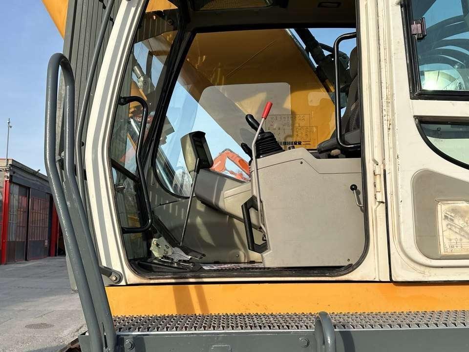 Liebherr R974C HDSL Photo 13