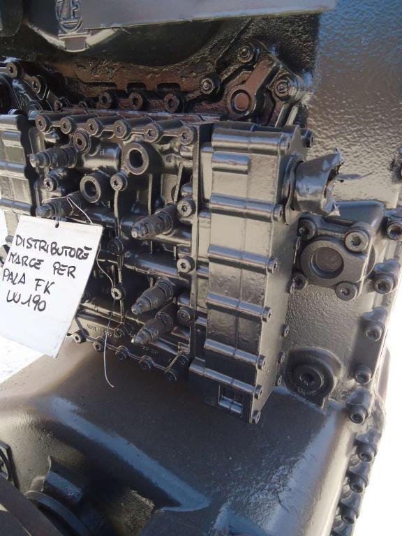 Levier de vitesses pour Fiat Kobelco W190 Photo 1