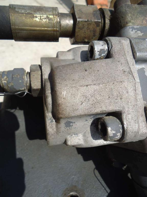 Pompe hydraulique de servomécanisme pour Fiat Hitachi W130 Photo 1