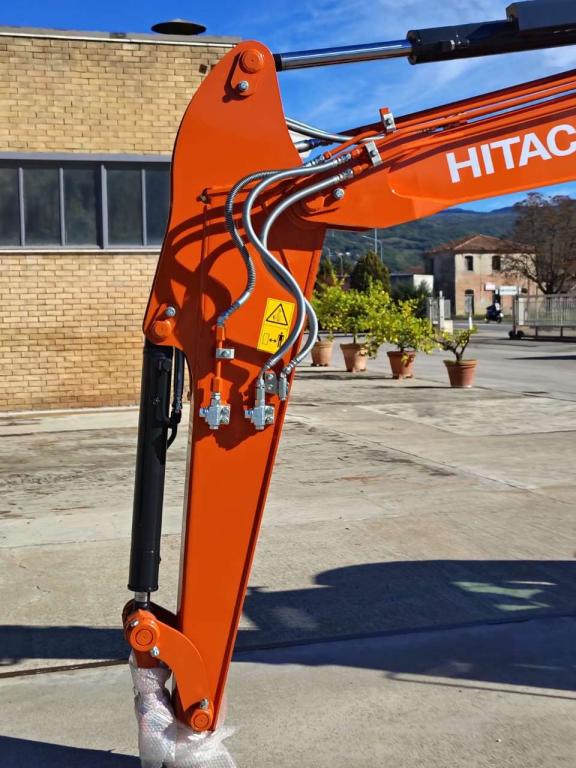 Hitachi ZX 65USB-6 CLR Photo 12