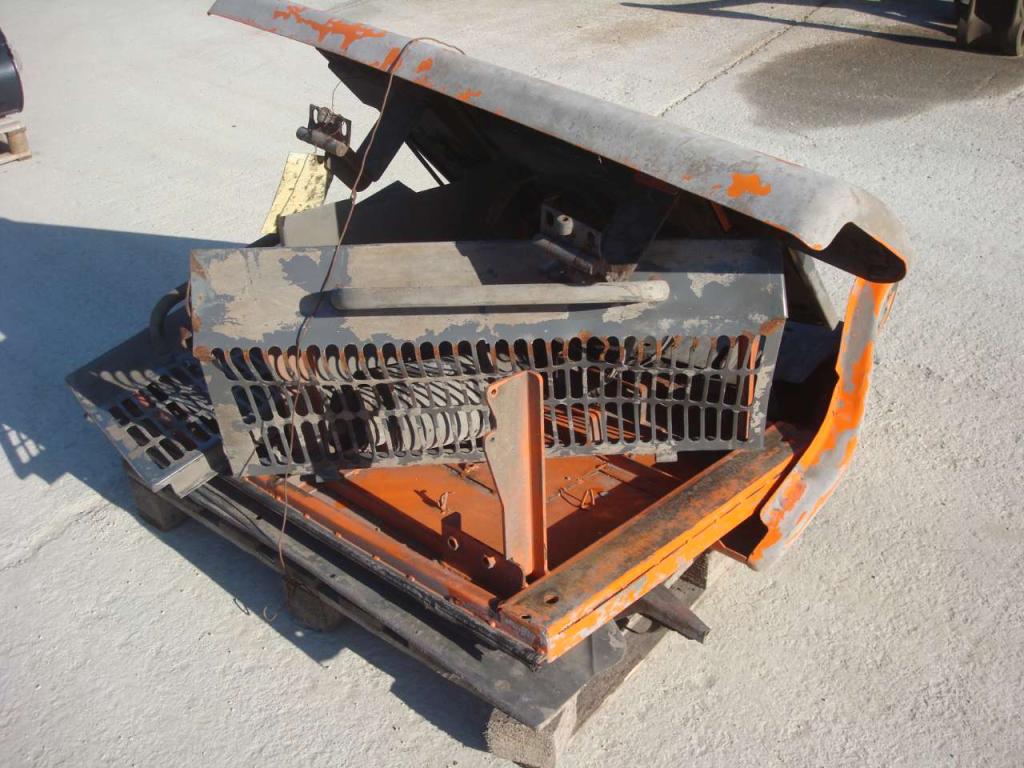 Capot et panneau de carrosserie pour Hitachi ZW 220 Photo 1