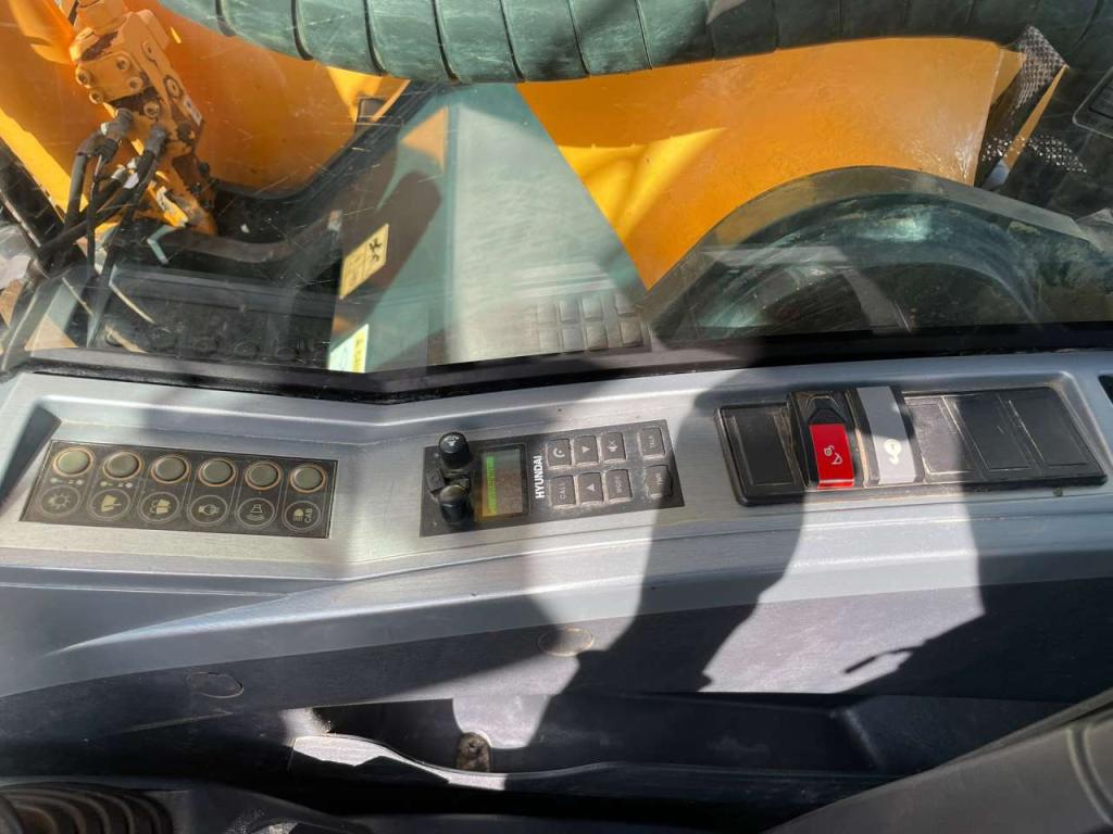 Hyundai Robex 300NLC-9A Photo 24