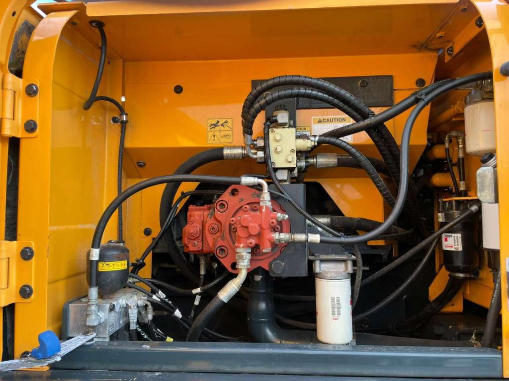 Hyundai Robex 300NLC-9A Photo 30