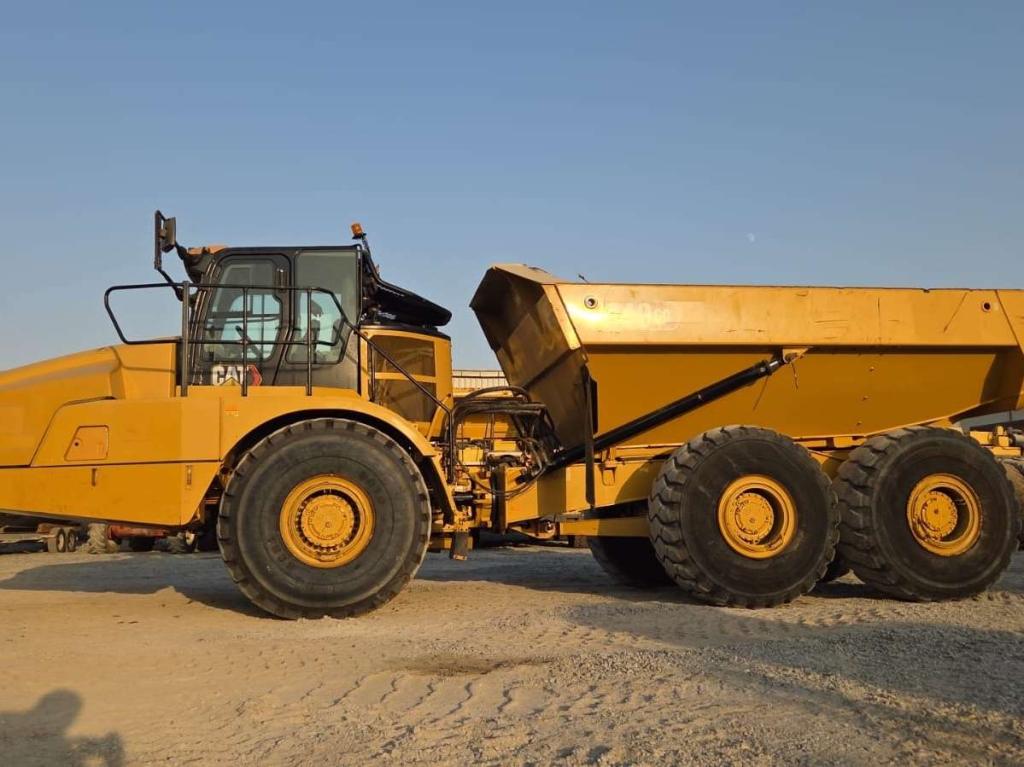 Caterpillar 740GC Photo 2