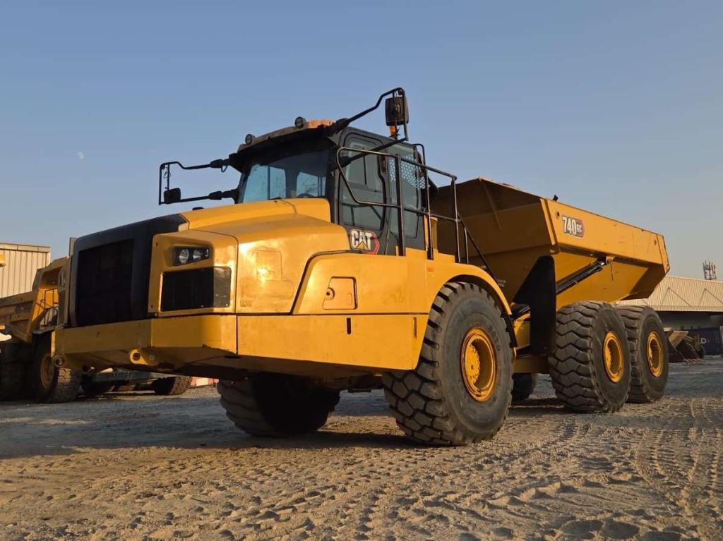Caterpillar 740GC Photo 3