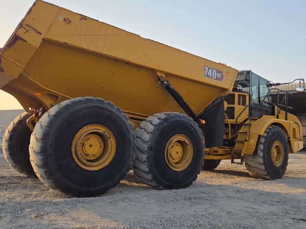 Caterpillar 740GC Photo 6