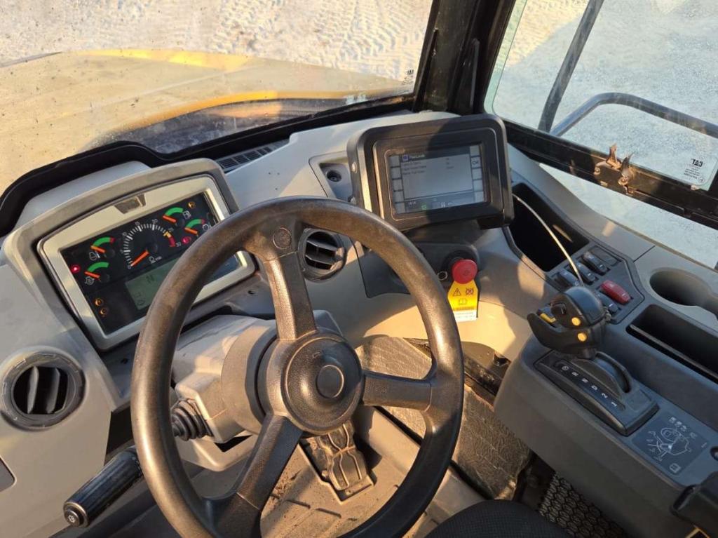 Caterpillar 740GC Photo 7