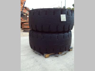 Pneu avec jantes pour New Holland W270B  - 26.5R25 en vente par OLM 90 Srl