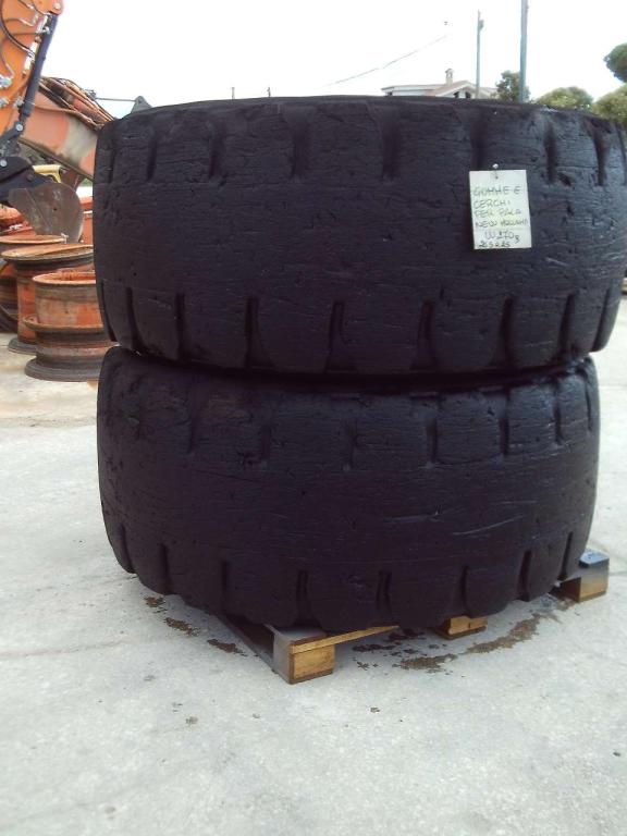 Pneu avec jantes pour New Holland W270B  - 26.5R25 Photo 1