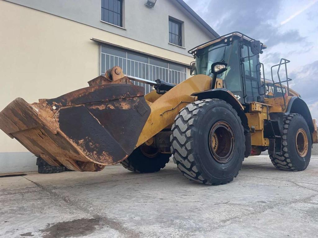 Caterpillar 950M Photo 1