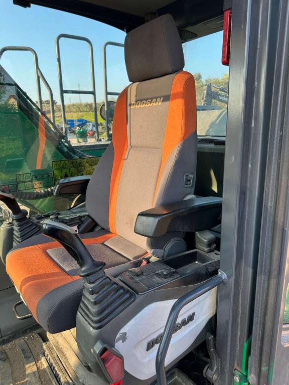 Doosan DX235NLC Photo 21