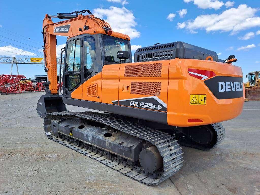 Develon DX225LC-7M (UNUSED - Multiple Units Available) Photo 3