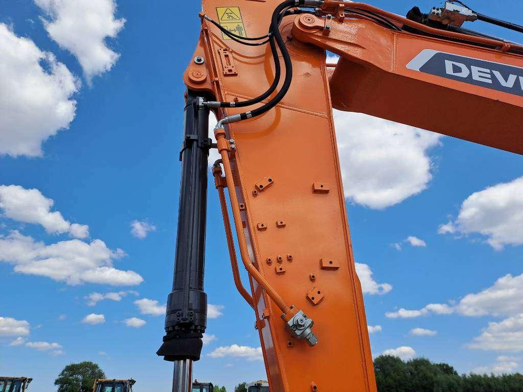 Develon DX225LC-7M (UNUSED - Multiple Units Available) Photo 8